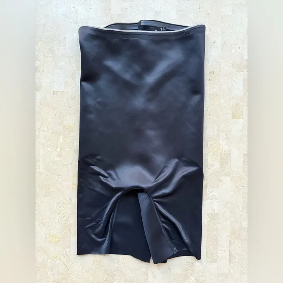 Chantelle Women's Black Basic High-Waist Mid-Thigh Brief Shapewear Size XS - Picture 3 of 8